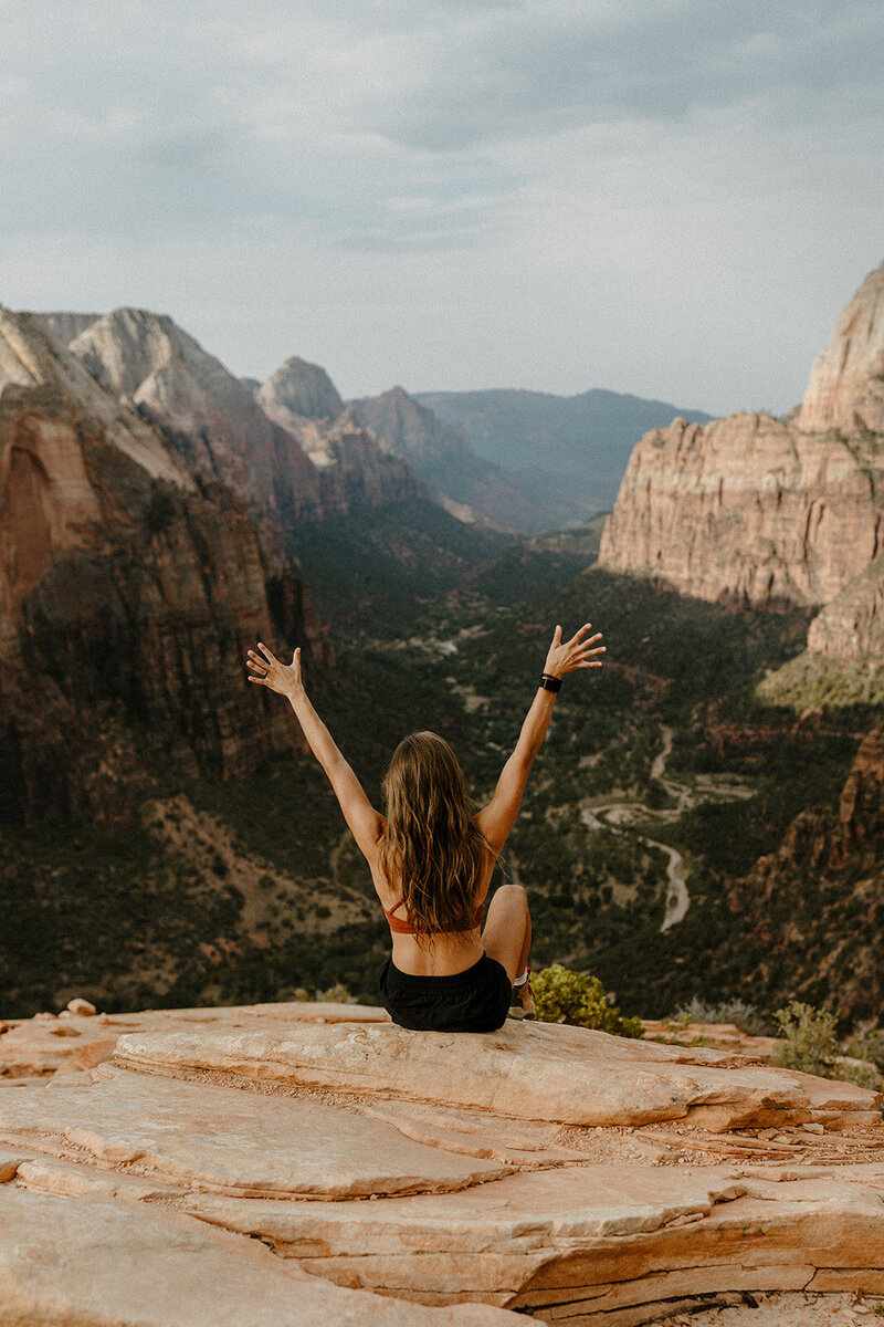 Hi I'm Meg! Your Utah Elopement Photographer who specializes in adventure elopements and micro weddings.