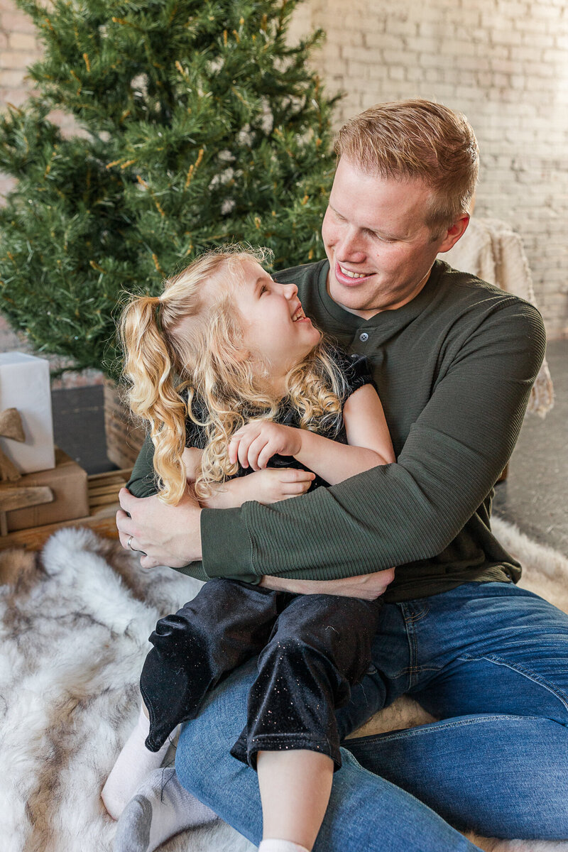 2023 Krystal-moore-photography-moose-jaw-christmas-minis-8