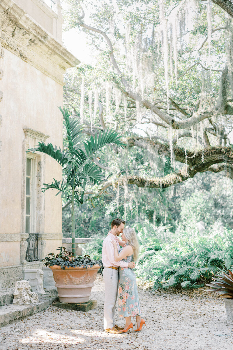 Vizcaya_Gardens_Engagement_Nora_and_Will_MTA-149-2