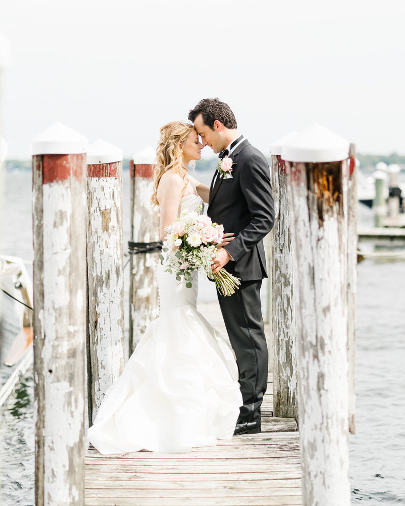 1 Lafayette-Club-Lake-Minnetonka-Wedding-Dock-Photo