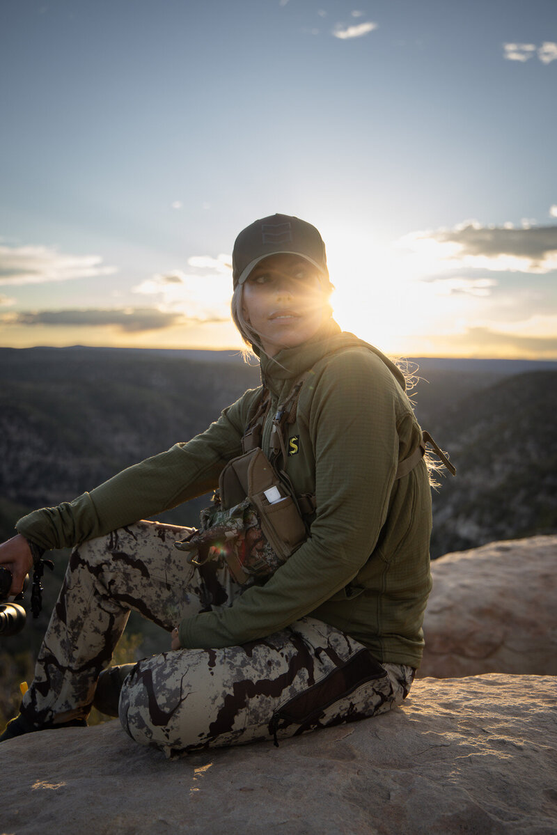 BISON-HUNT-GLASSING-ON-CLIFF-SUNSET-2