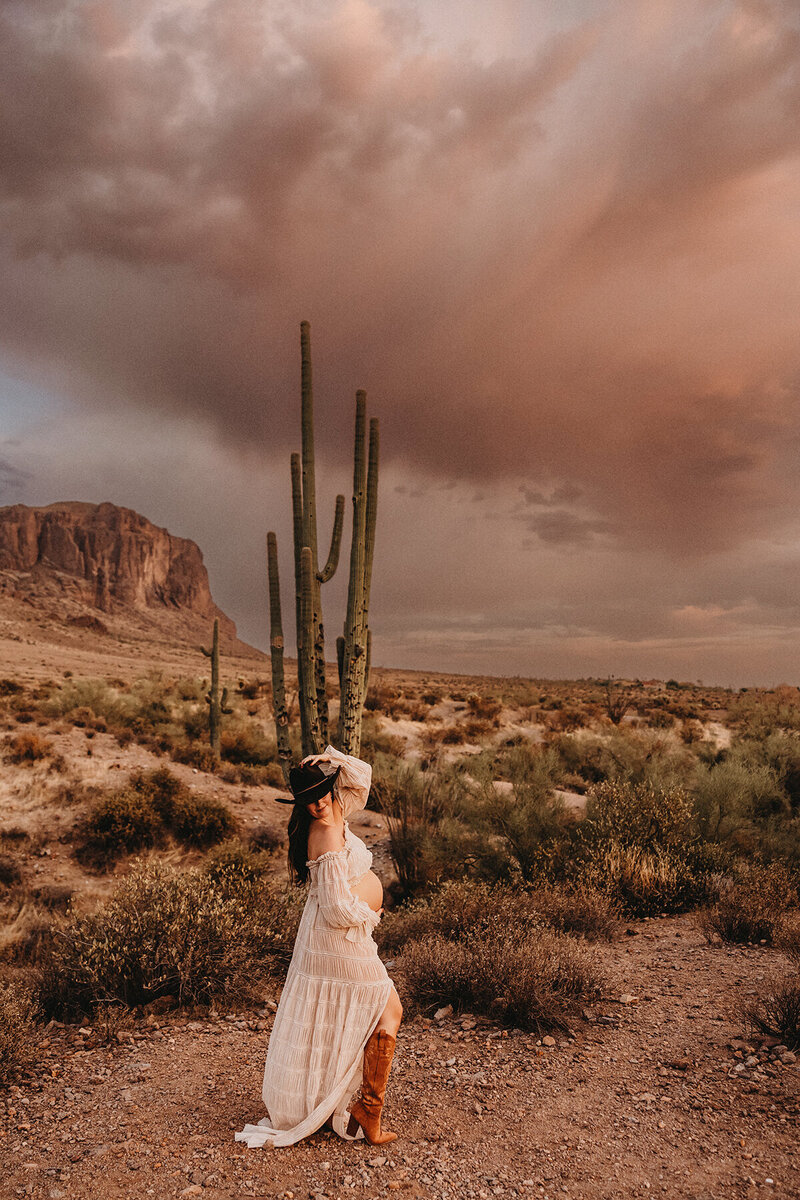 Cowboy styled lost dutchman maternity session in phoenix arizona