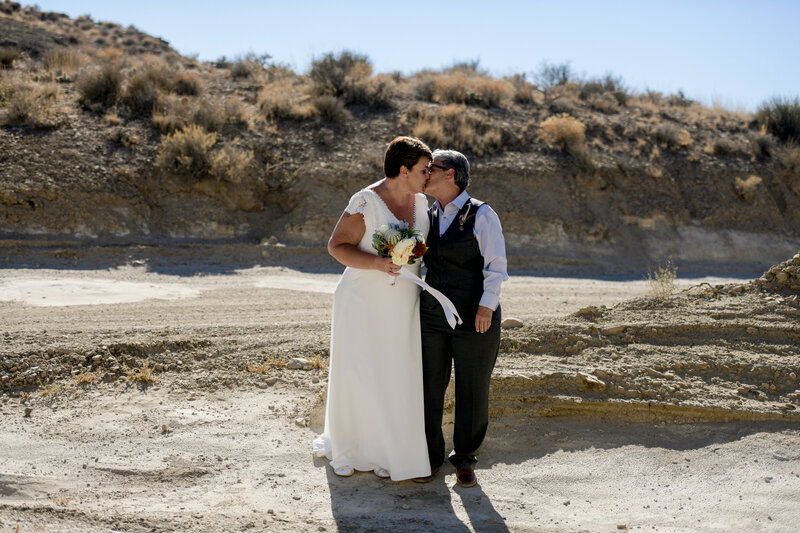 10.19.20 Elopement at Alstrom Point Vicky and Paige Photography by Terri Attridge-126
