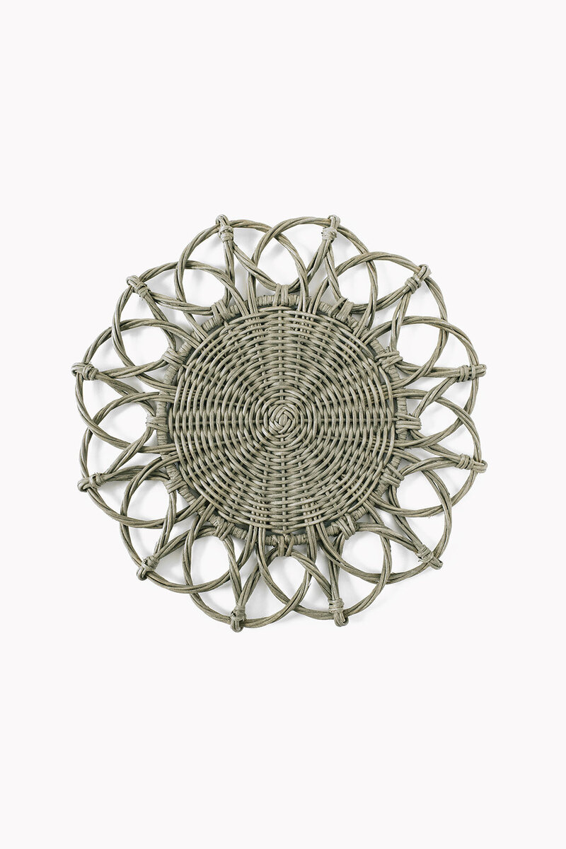 wicker-charger-the-collection