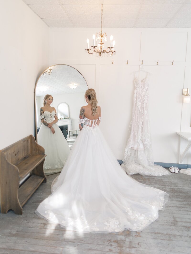 Edmonton Wedding Photos - Pine and Pond Wedding Venue (29)