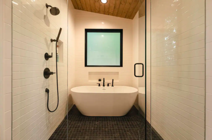 Green Goddess Soaking Tub