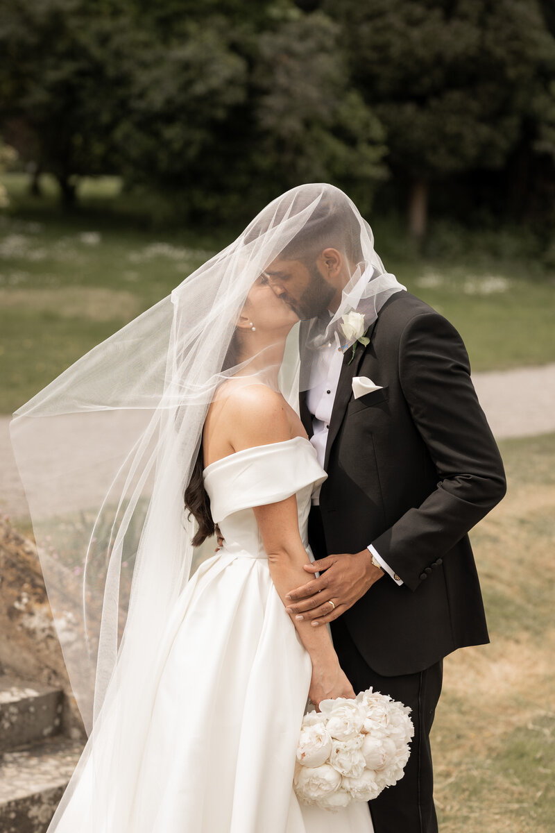 Couple portrait at Tortworth Court, Cotswold wedding venue