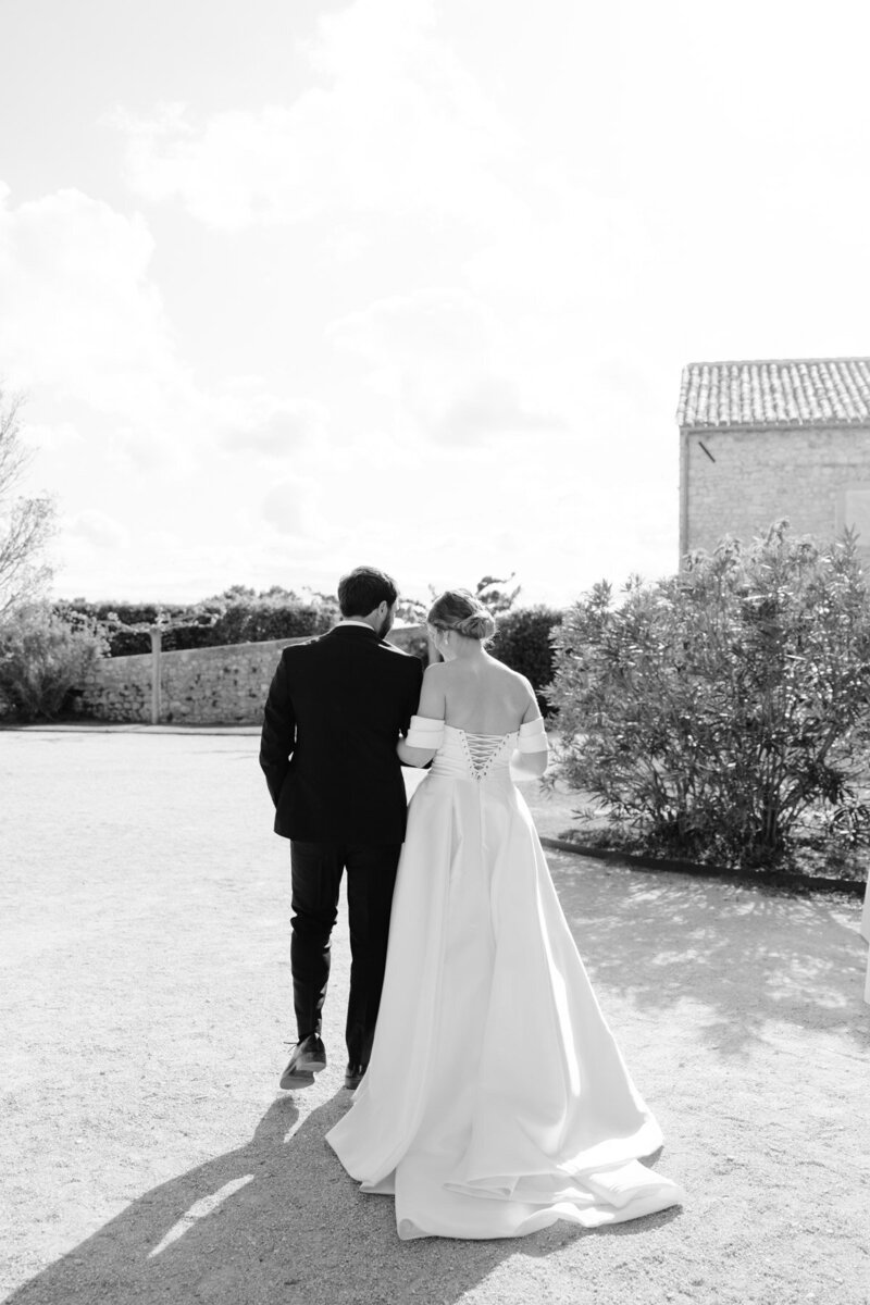 French wedding photographer Domaine de Sarson Grignan-053