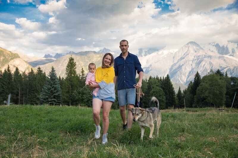 Amazing family photo shoot with beautiful place 