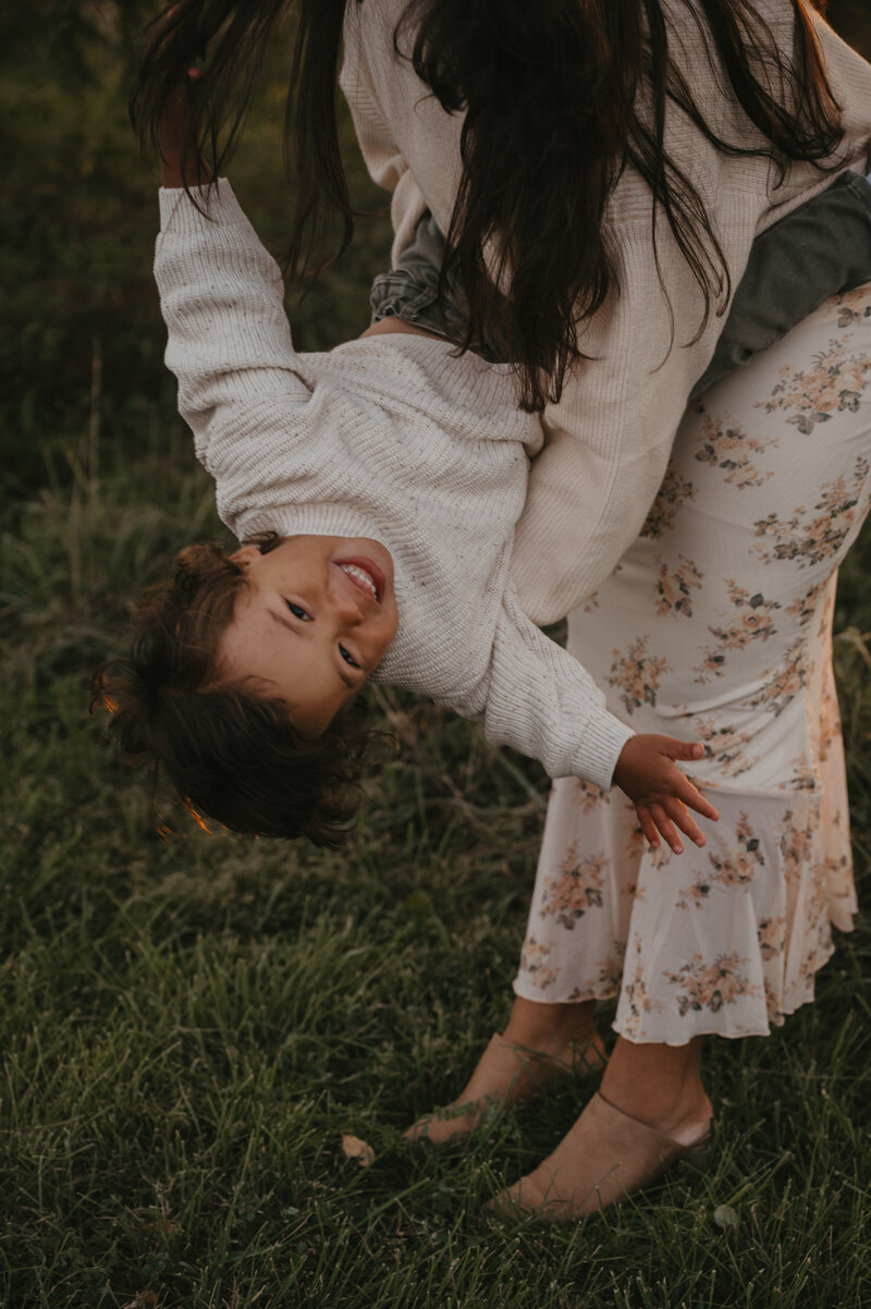 Sunrise Family Photo Session Blandy Farm Boyce Virginia Kelsey Cuervo Photography Wedding and Motherhood Photographer 2024-14