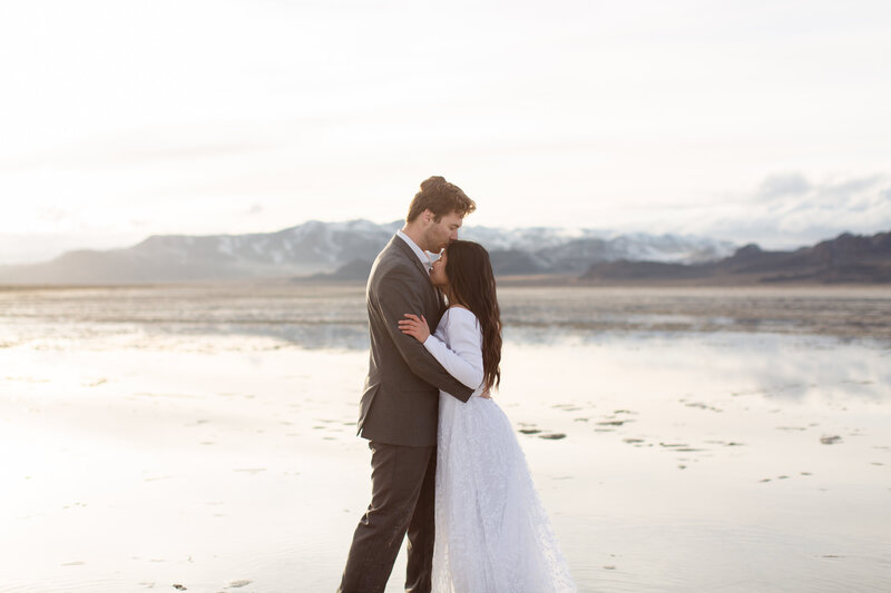 Timeless and romantic photos for the joyful couple.