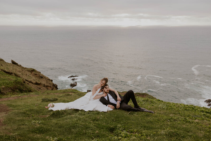 Oregon coast elopement, adventure elopement, cliff elopement, costal wedding photographer, 