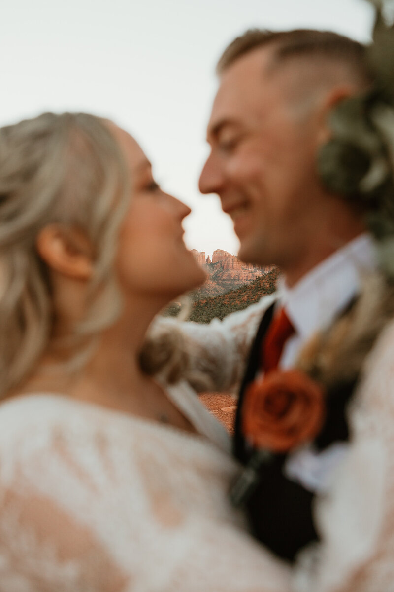 Sedona-Mountain-Elopement-Cathederal-Rock-03