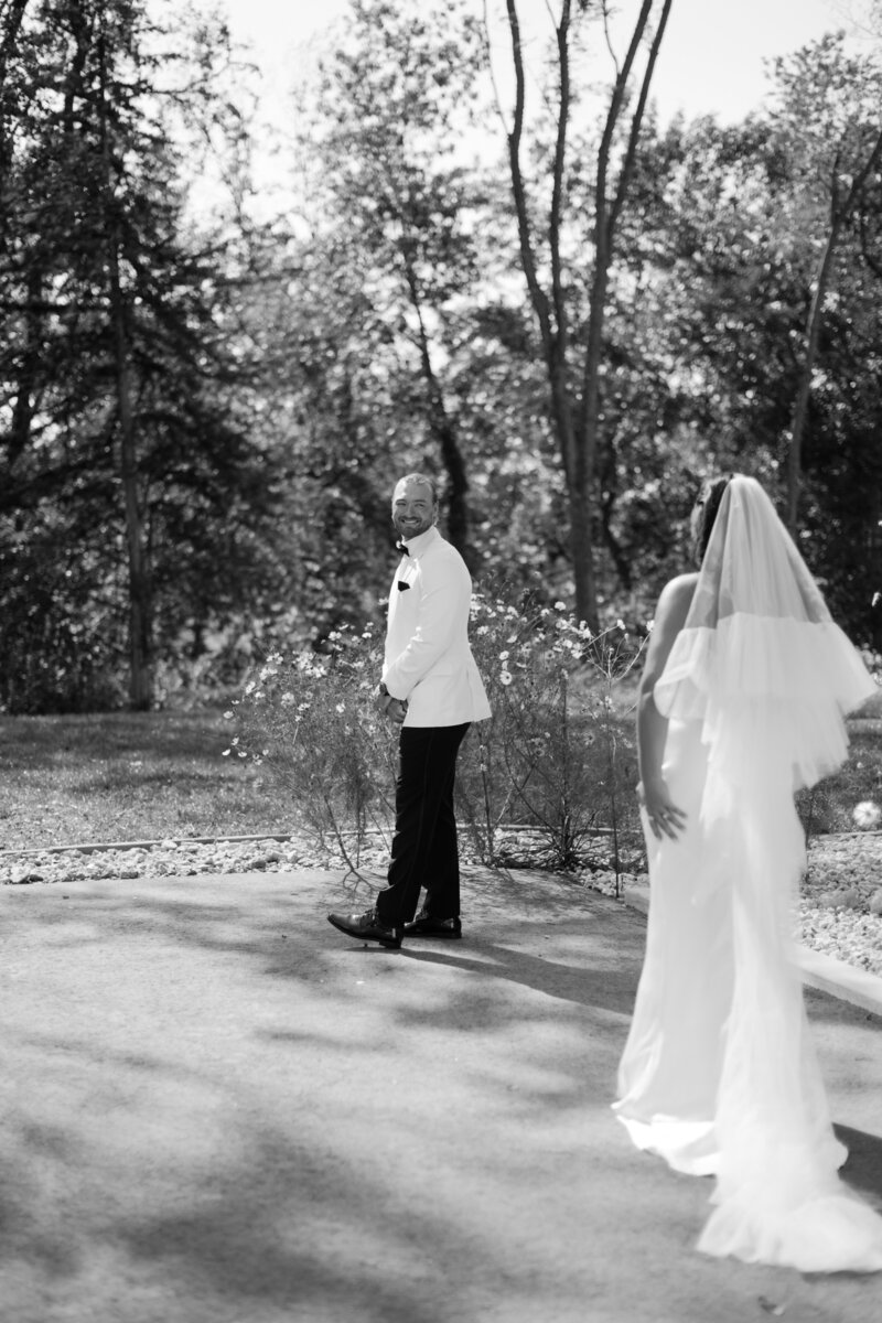 Alecca Synclair Iowa Houston Chicago Wedding photographer. documentary style wedding images on 35mm film.