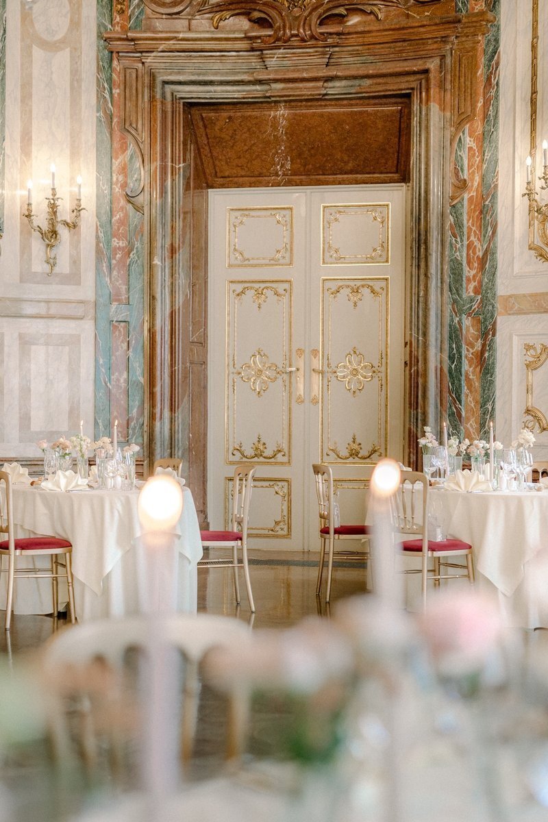 Entry door to the oval room at luxury wedding venue Daun Kinsky in Vienna