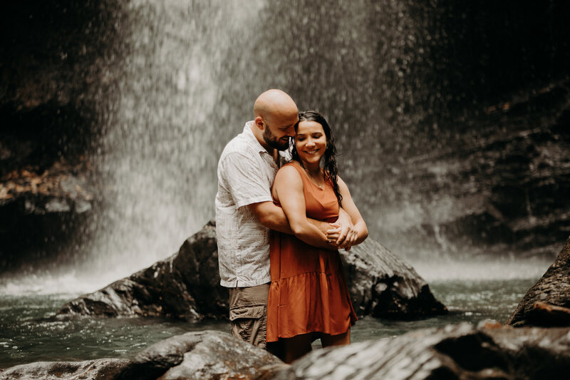 jessiewayne-waterfall-engagement-session-8