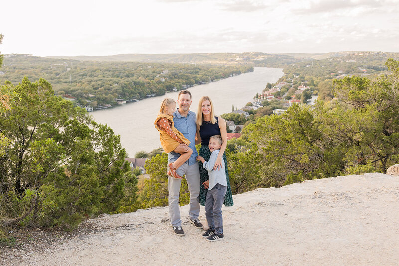 Mount.Bonnell.Austin.Spring.Mini.Session.Pictures.2