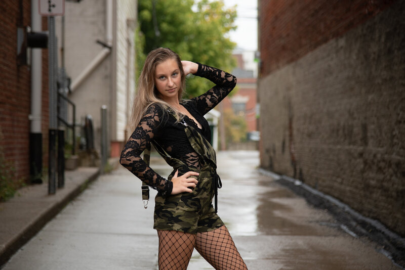 MedinaSquareMedinaOhioSeniorPhotosPositivelyPortraits3