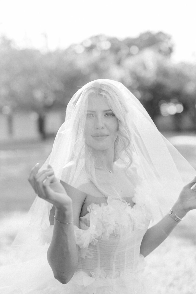 LivByGrace-Dallas-Wedding-Photography-TheEmerson-ClassicCeremony-1_websize