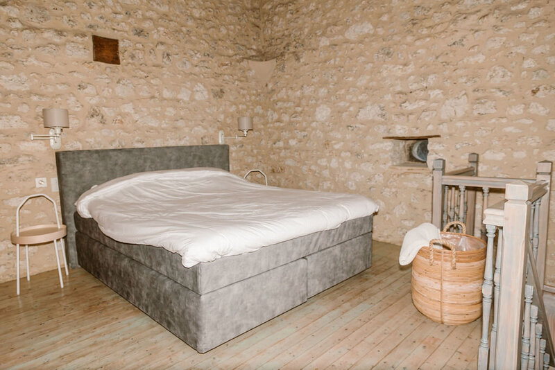 Frankrijk, fotolocatie Frankrijk. Workation Dordogne, binnenlocatie fotoshoot Dordogne, fotoshoot Dordogne, fotostudio Dordogne, daglichtstudio Dordogne, workshoplocatie Dordogne, workationlocatie Frankrijk, eventlocatie Dordogne, fotolocatie Dordogne, filmlocatie frankrijk, filmlocatie Dordogne. Werk Vakantie Frankrijk, werk vakantie Dordoge, WerkVakantie Frankrijk, werkvakantie Dordoge, zakenreis Frankrijk, trouwlocatie Dordogne Nederlandse eigenaar, shootlocatie buitenland, shootlocatie europa, trouwlocatie frankrijk, productielocatie frankrijk, dordogne zakenreis, frankrijk vakantie huis, dordogne warkation, dordogne accommodatie nederlandse eigenaar, dordogne vakantiehuis nederlandse eigenaar, historische workationlocatie europa, unieke workationlocatie frankrijk, work away frankrijk, verblijven in de dordogne, verbllijven in frankrijk, feestlocatie dordogne, feestlocatie frankrijk, kindvriendelijke accommodatie dordogne, kindvriendelijke accommodatie frankrijk, overnachten in de dordogne, roadtrip door de dordogne