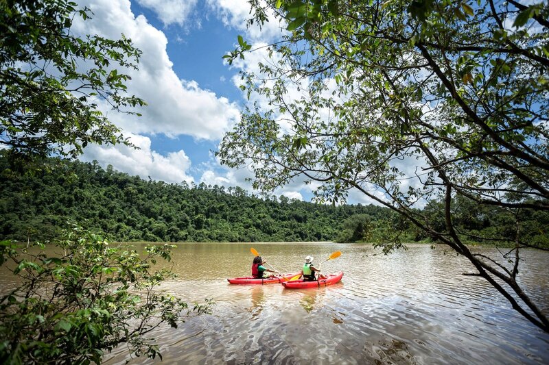 Kayak in Iguazu Falls with Glaminess Luxury Travel