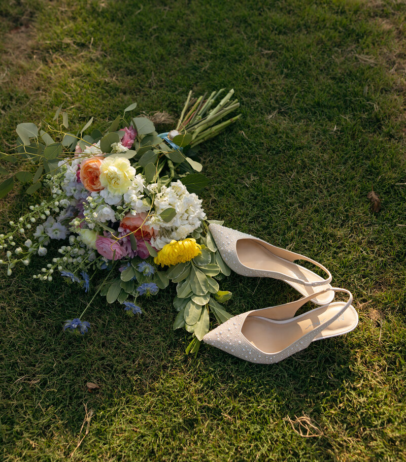 Alabama Wedding Photography that focuses on documentary and editorial photographs while staying true to color.