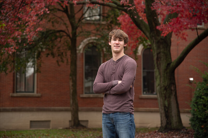MedinaSquareMedinaOhioSeniorPhotosPositivelyPortraits12