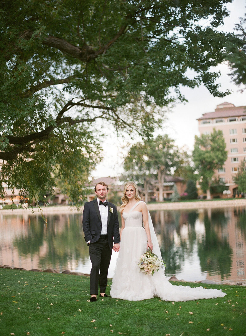 431-CM-Wedding-First Look and Portraits