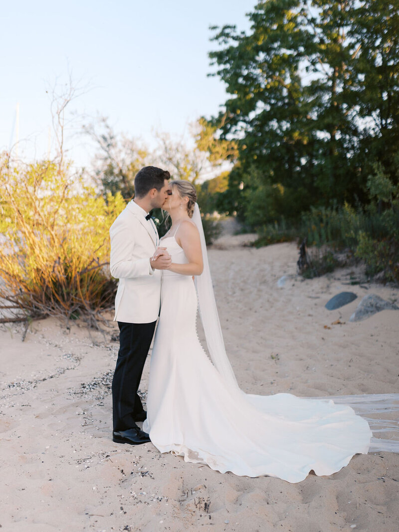 Michigan Wedding Photographer Emily Fox Photo247