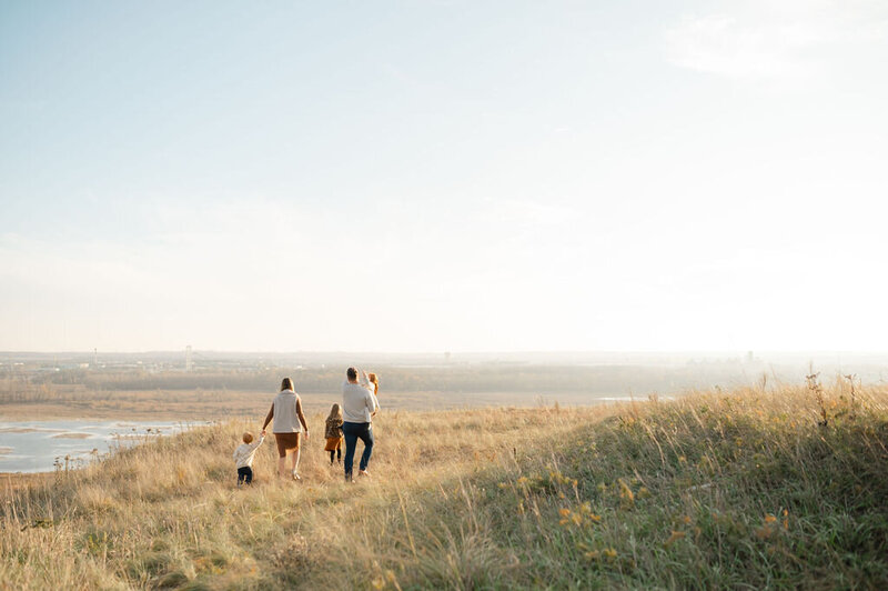 Fall-FamilyofFive-EdenPrairie-Bloomington-Minnesota-RelaxedFamilyPhotographer1