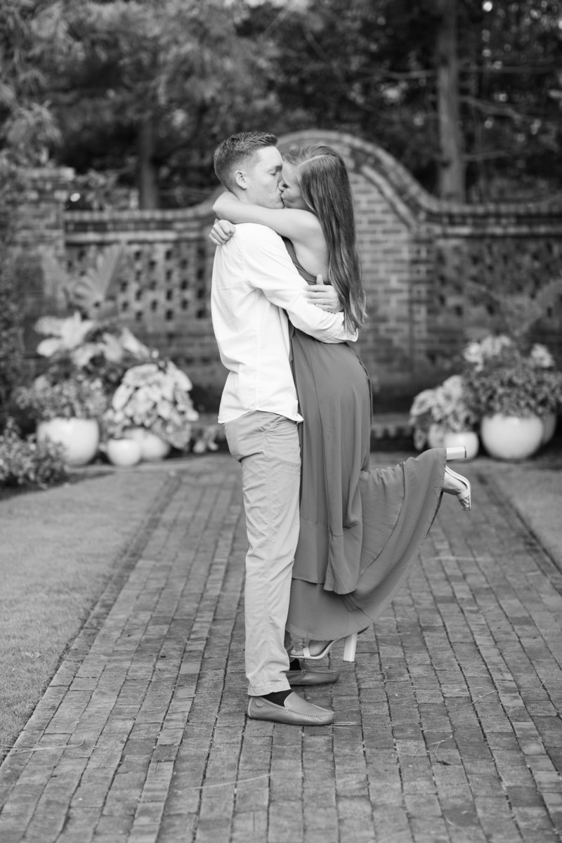 Jennifer B Photography-Sandhills Gardens-Caleb & Laura-Engagement Session-2019-0091