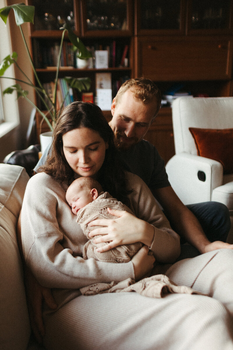 liv-rollings-canberra-newborn-family-photographer (19)