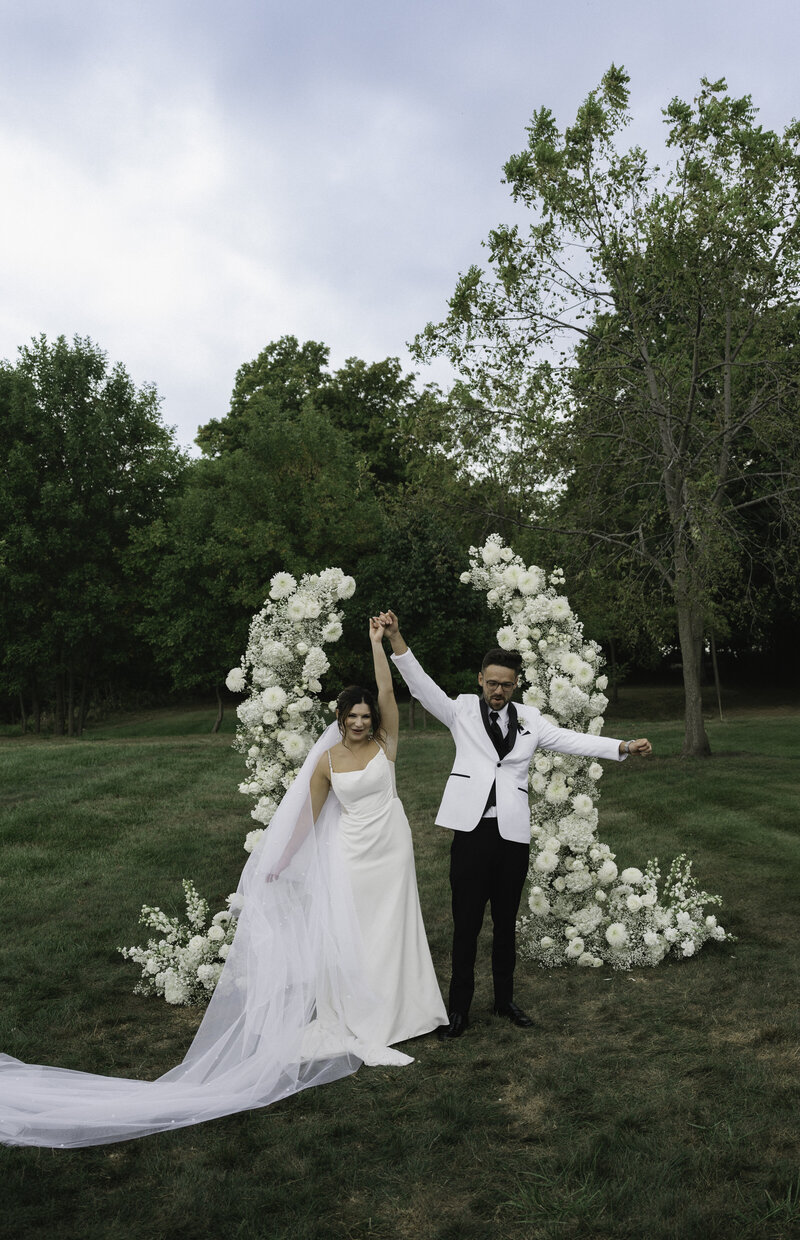 Indiana_Michigan_Wedding Planner_Zionsville_The Sixpence_Estate_Barn_Editorial_Bridal Fashion_Wedding Decor_Married