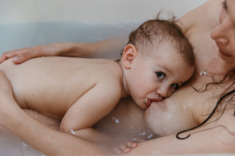 séance photo allaitement thonon les bains - photographe famille maternage thonon - vanessa amiot