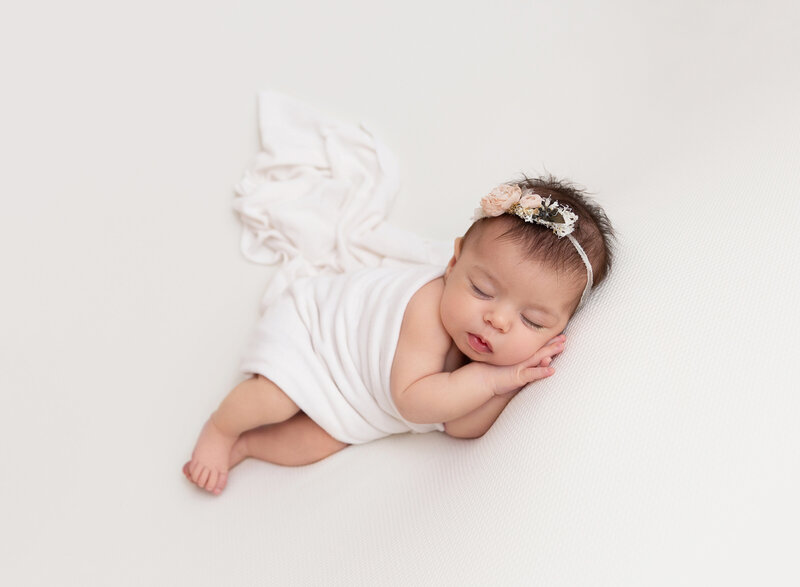 Rochel Konik Photography | Top NYC Brooklyn Newborn Photographer captures