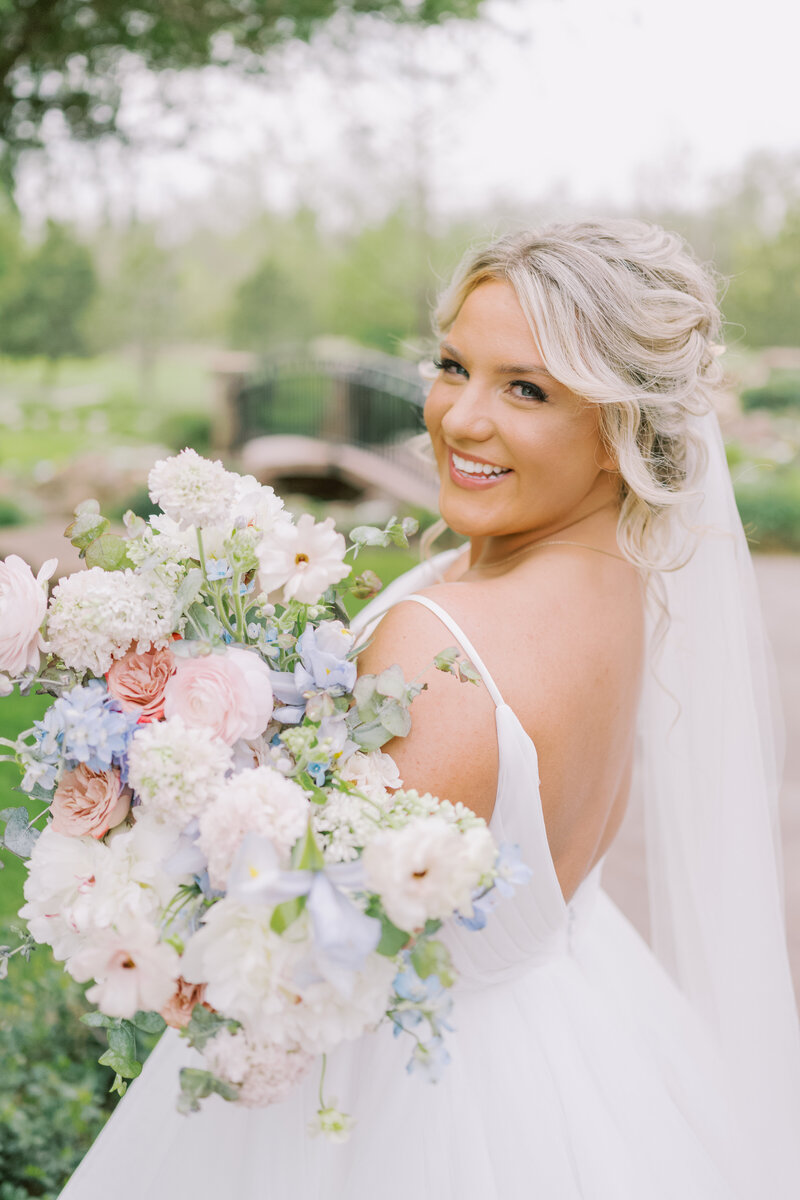 Elegant and timeless bridal makeup perfect for your wedding day.