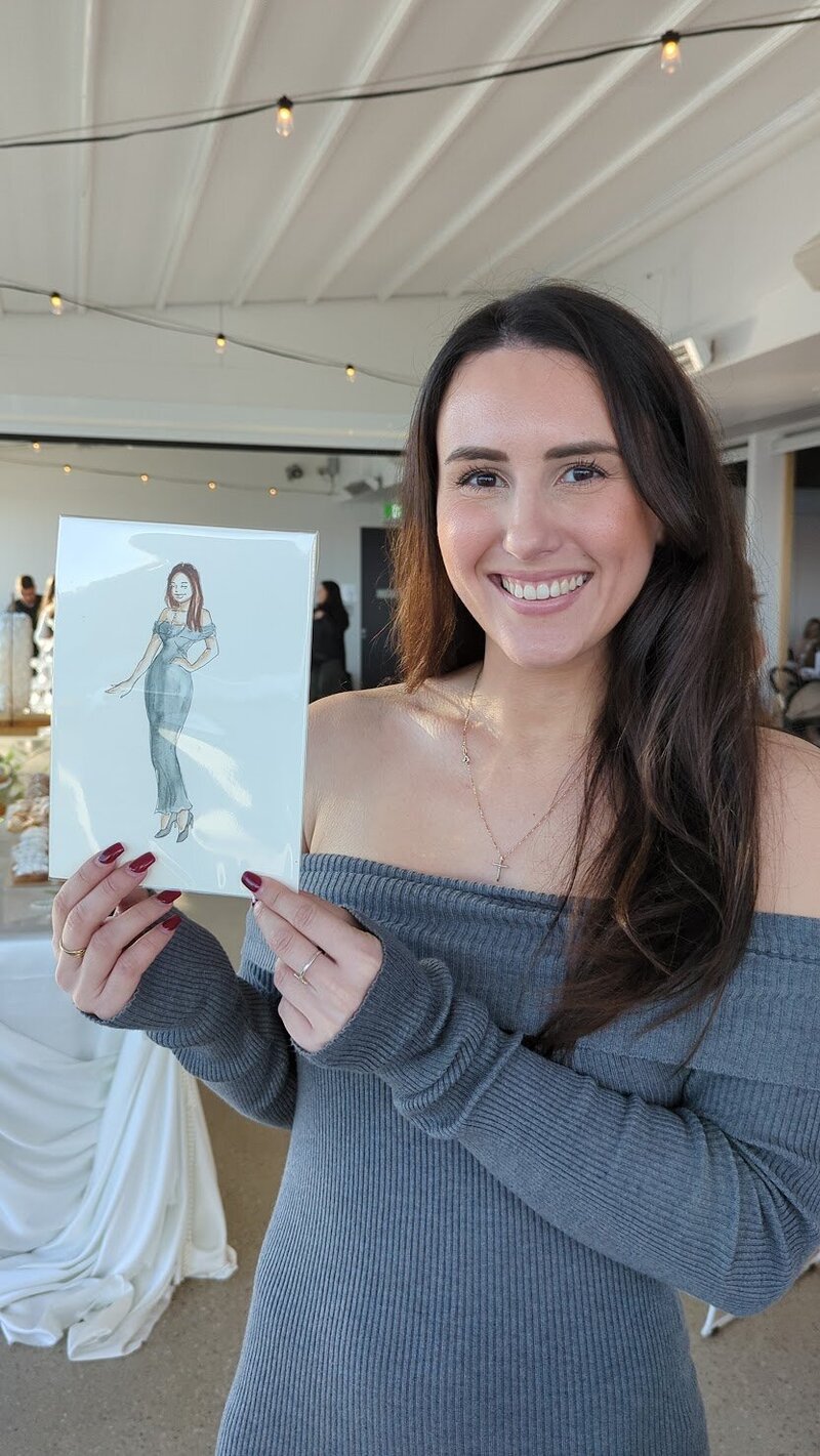happy-guest-shows-her-live-portrait