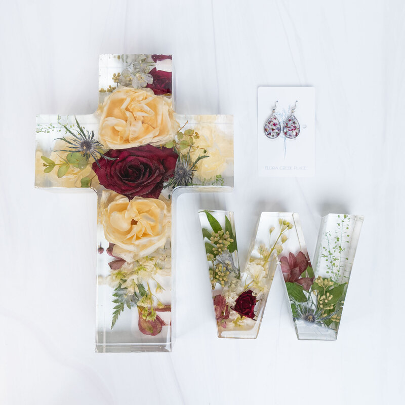 cross12 'W' monogram earrings silver JuliaR
