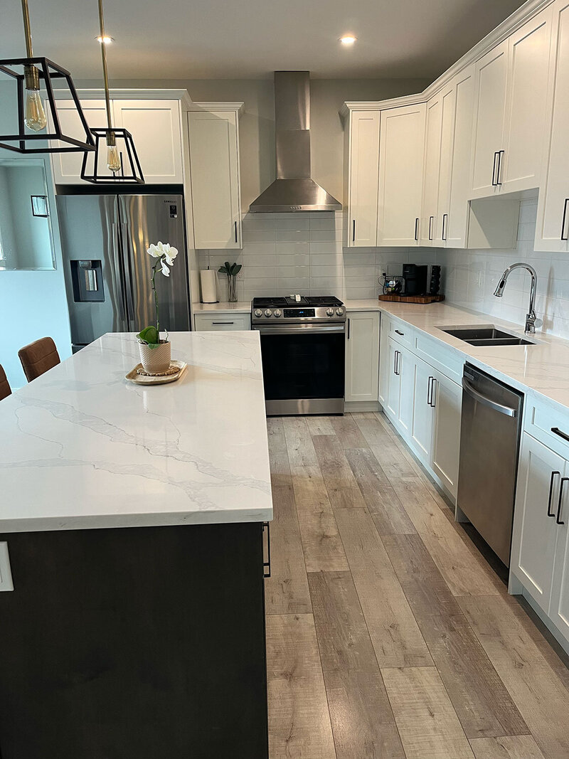 Chilliwack-Air-Bnb-Large-Modern-Kitchen