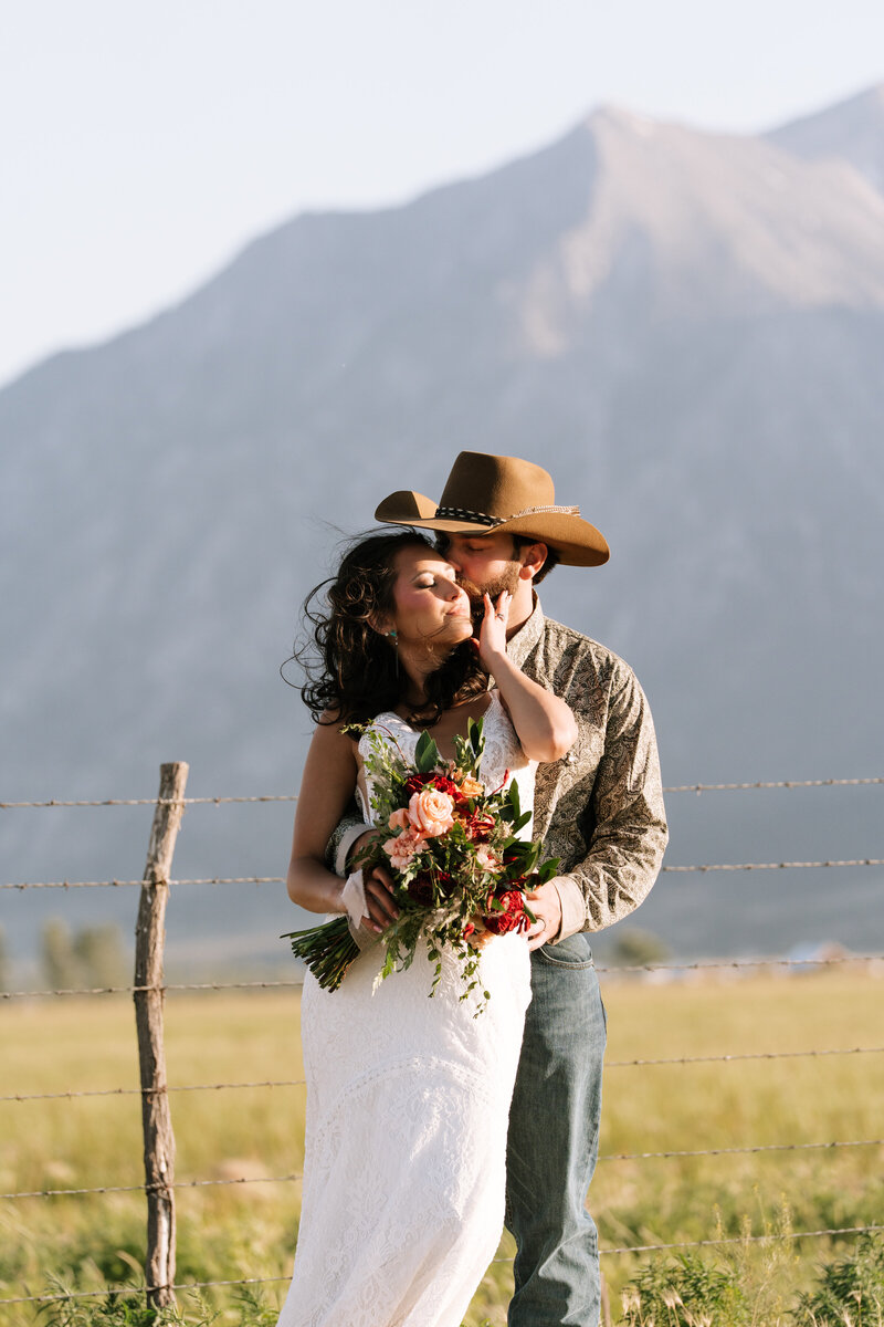 parkhomeranchwesternelegantwedding-28