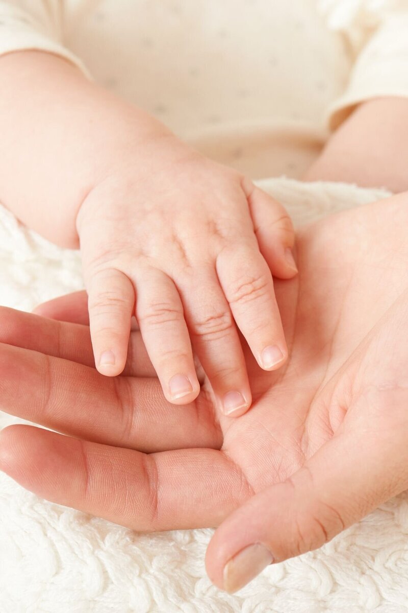 main-enfant-et-main