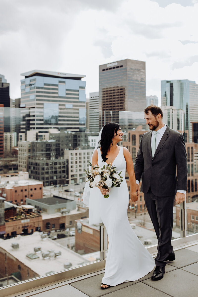 bride-groom-portrait-city-rooftop