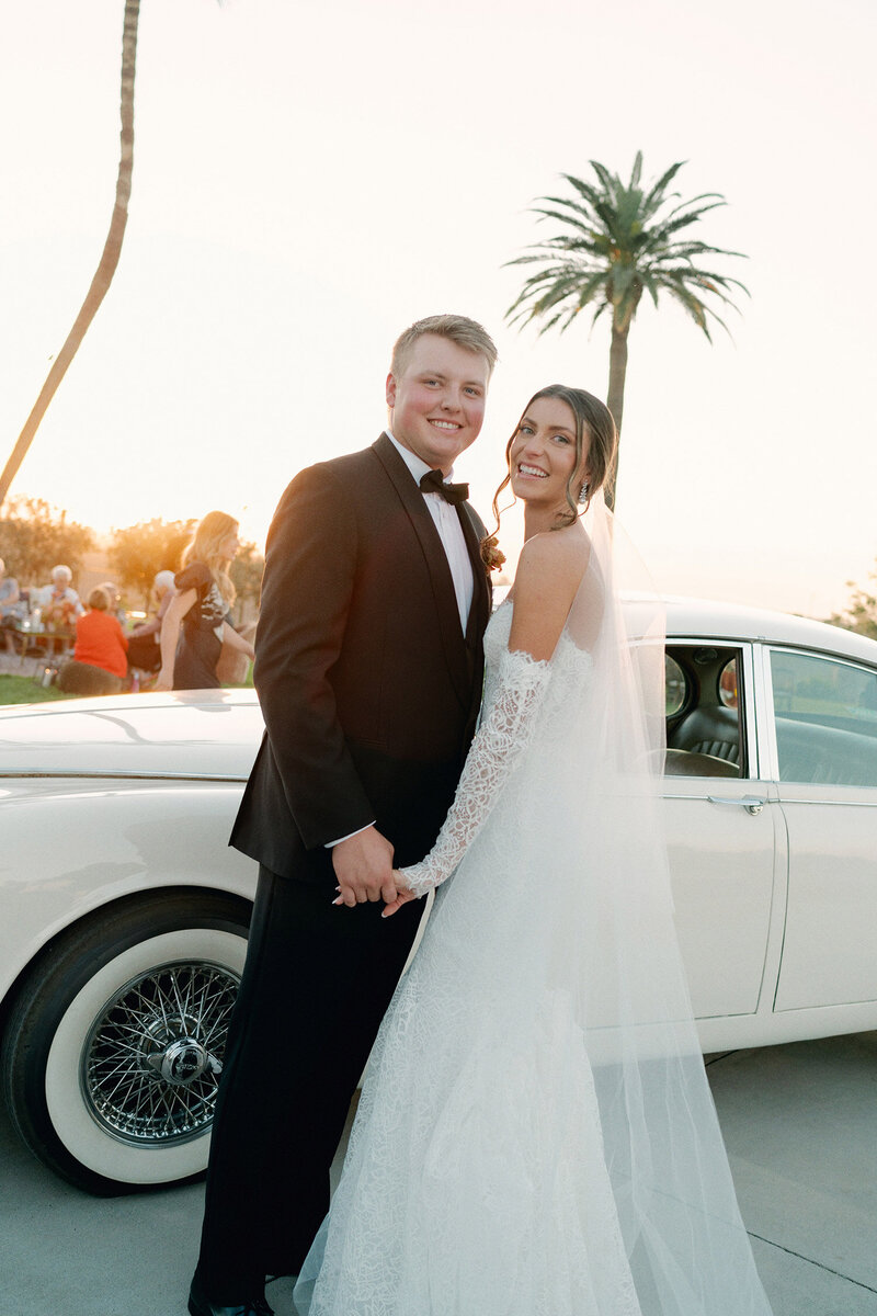 Autumn-Maximalist-Wedding-with-rich-tones-blue-velvet-draping-Ashley-Ludaescher-Photography-Vanessa-Noel-Events-0112