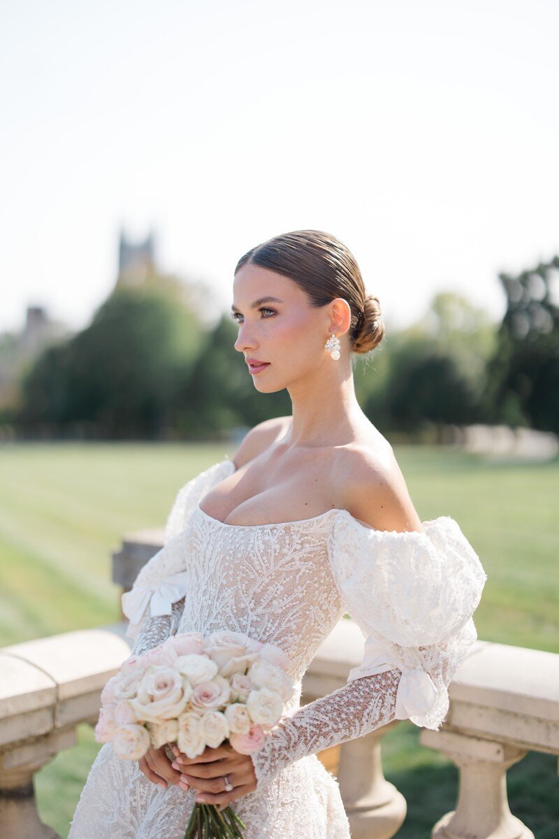 magnificient bridal portait at cairnwood estate wedding