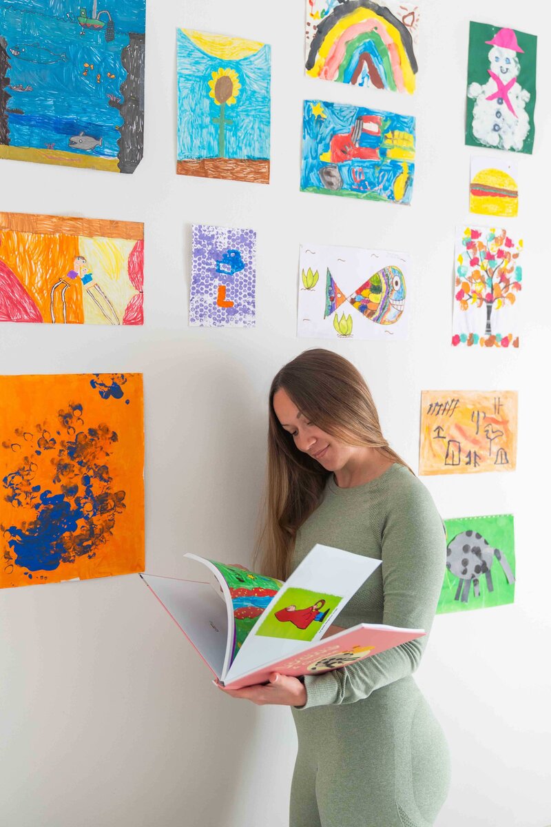 Dessins d'enfant et livre d'art