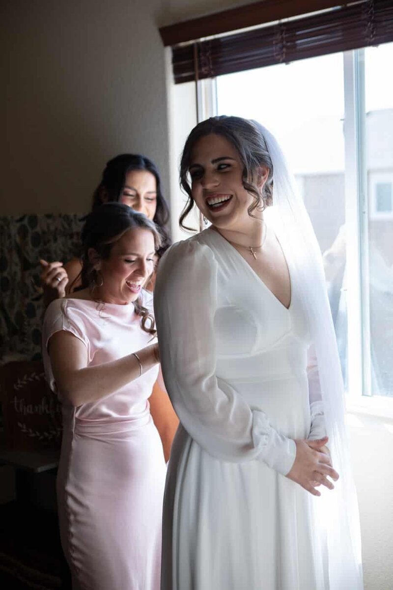 classic-and-documentary-style-wedding-photography-18