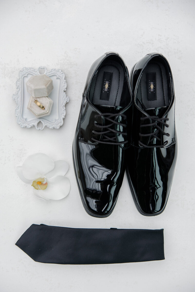 Oliver Wedding Sneaks - Emily Kirsten Photography 003