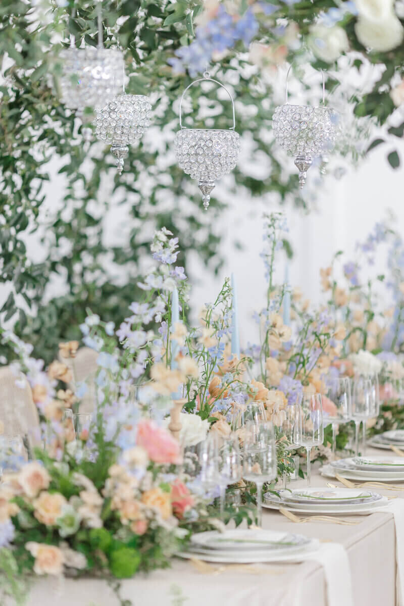 tablescape at wedding designed by wedding planner minneapolis