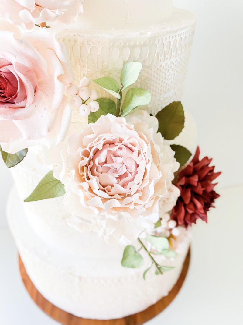 dusty-pink-peony-sugar-flower-for-wedding-cakes
