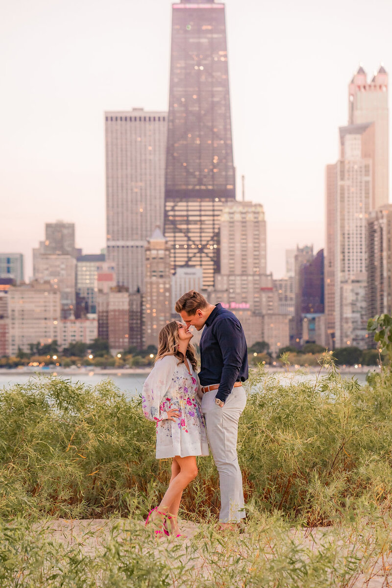 north-avenue-pier-engagement-session (20)